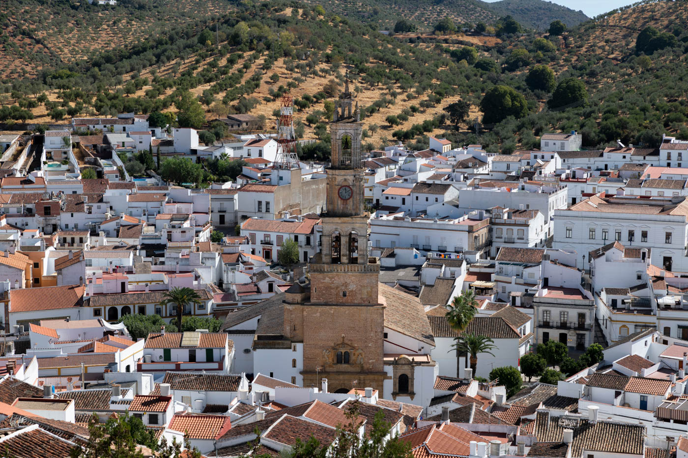 Happy Constantina village is 8 minutes walk away